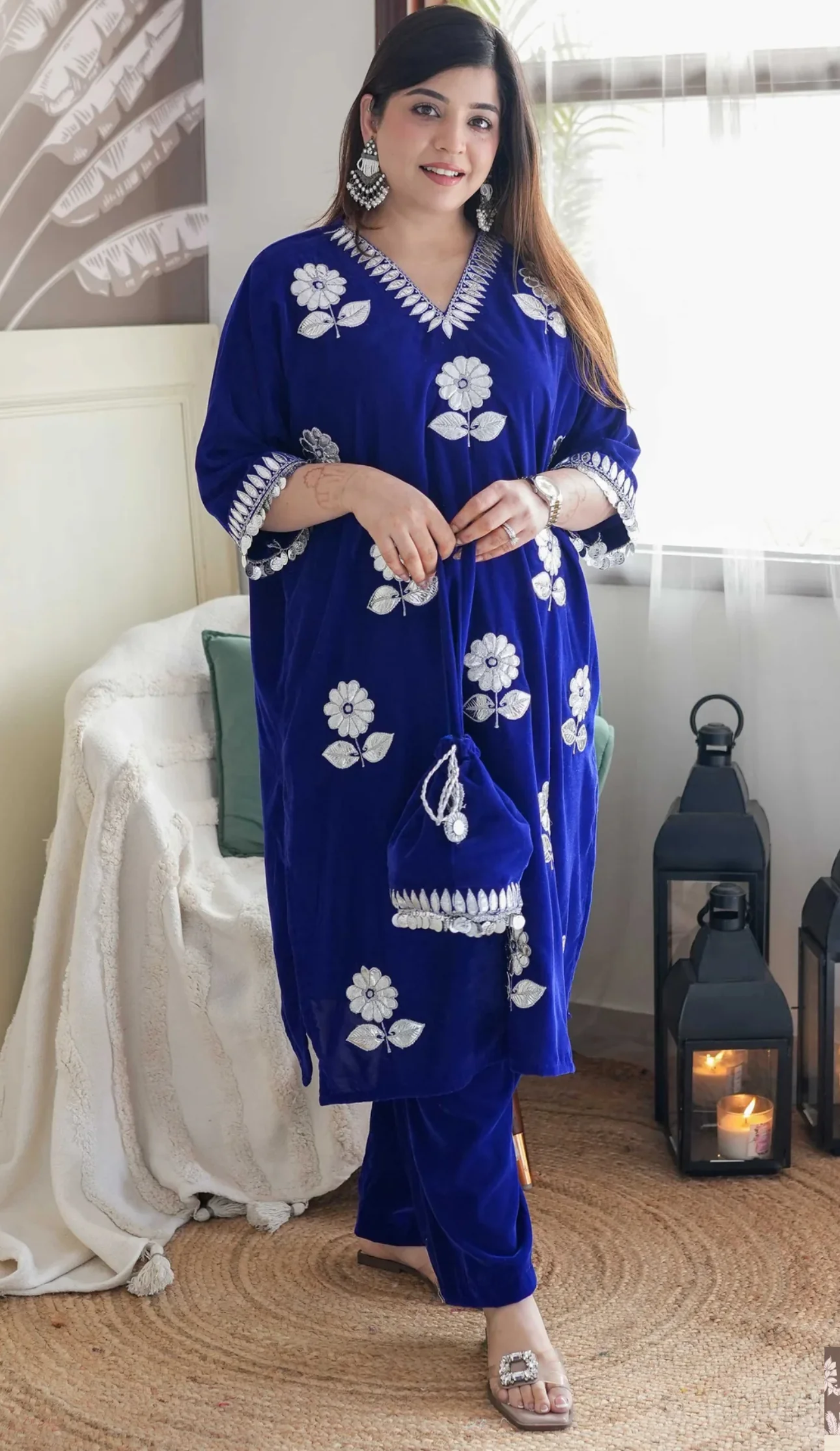 Beautiful chogha style velvet suit with hand detailing - Image 4