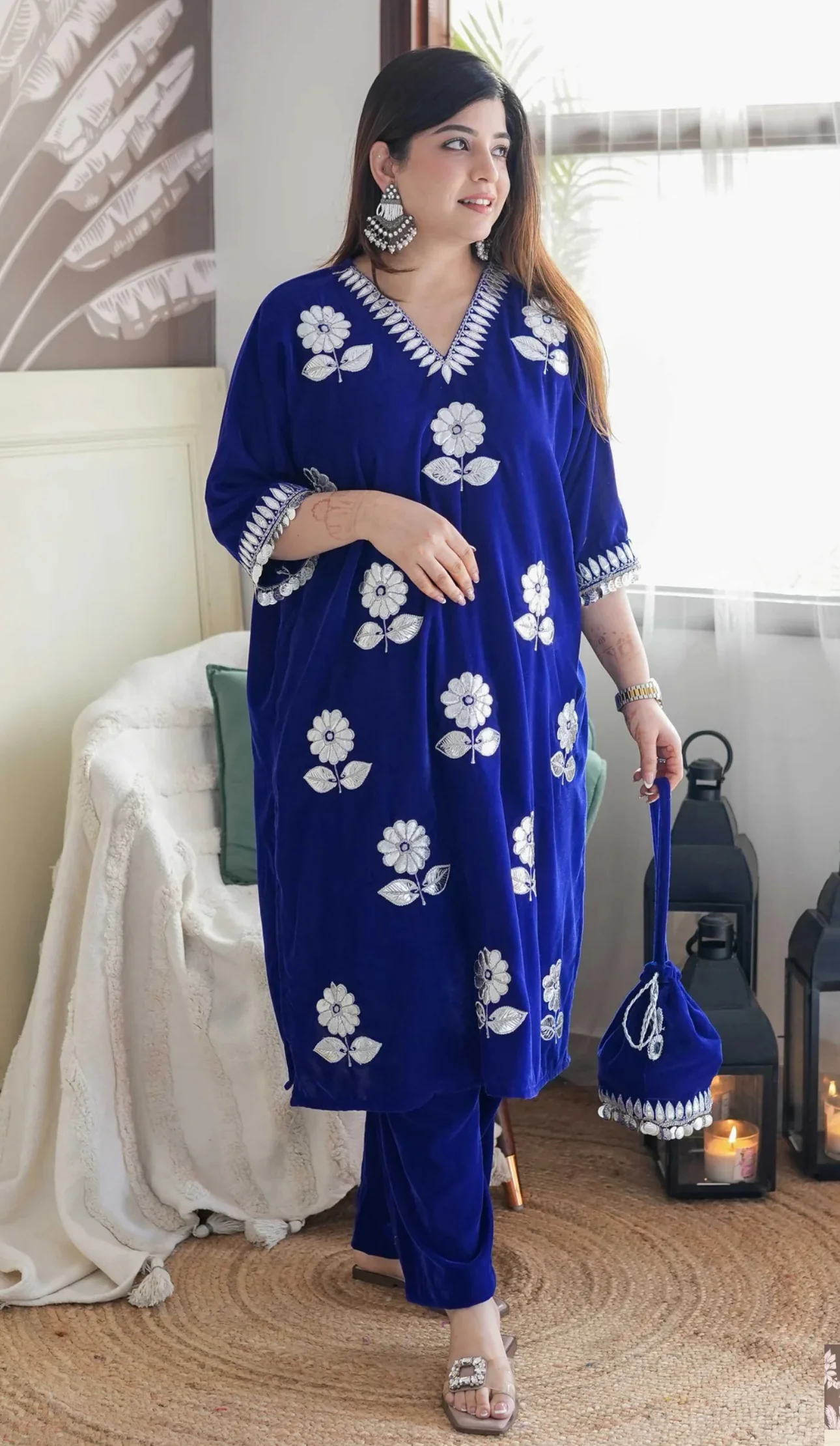 Beautiful chogha style velvet suit with hand detailing - Image 5