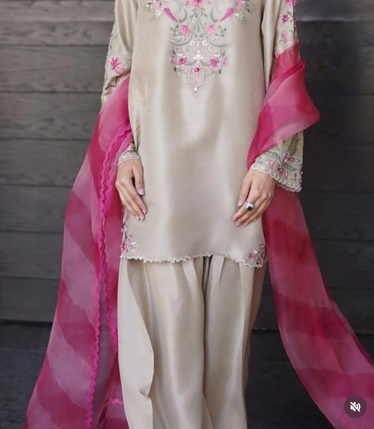 Lahriya Suit Set - Image 5