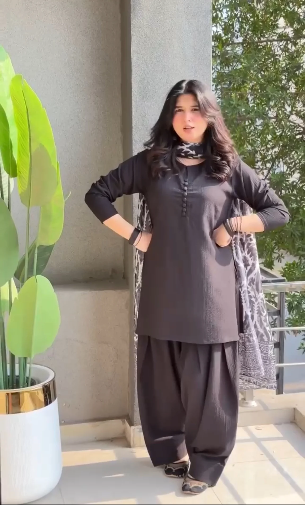 Plain Farsi suit with printed duppta