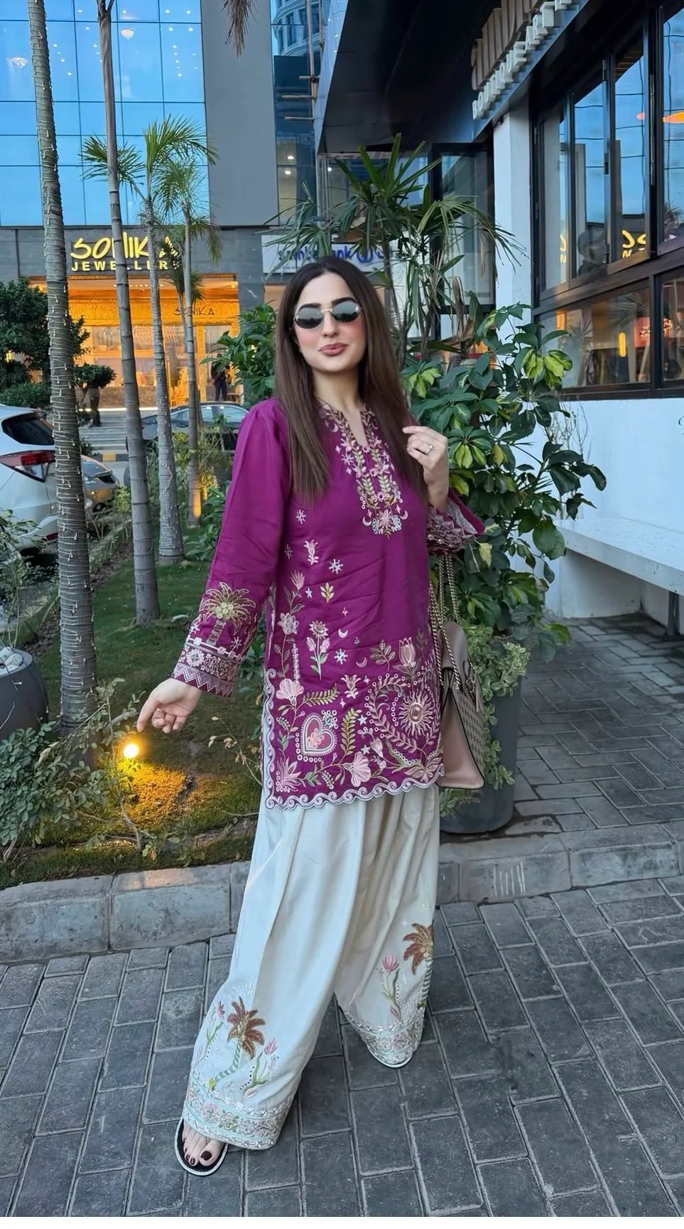 Rang-E-Malka Premium Farsi Set