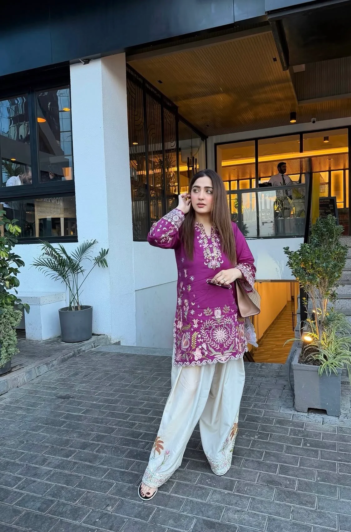 Rang-E-Malka Premium Farsi Set - Image 3