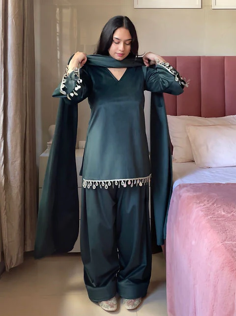 Trendy Farsi suit - Image 2
