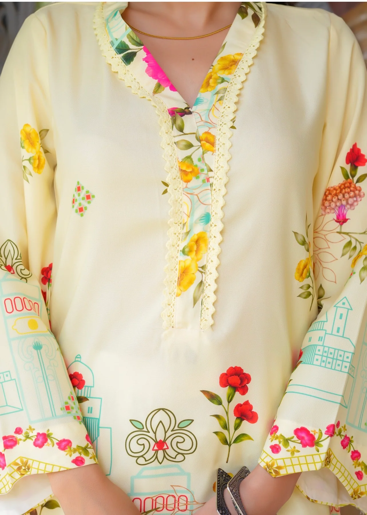 Sunshine floral Farsi suit - Image 13