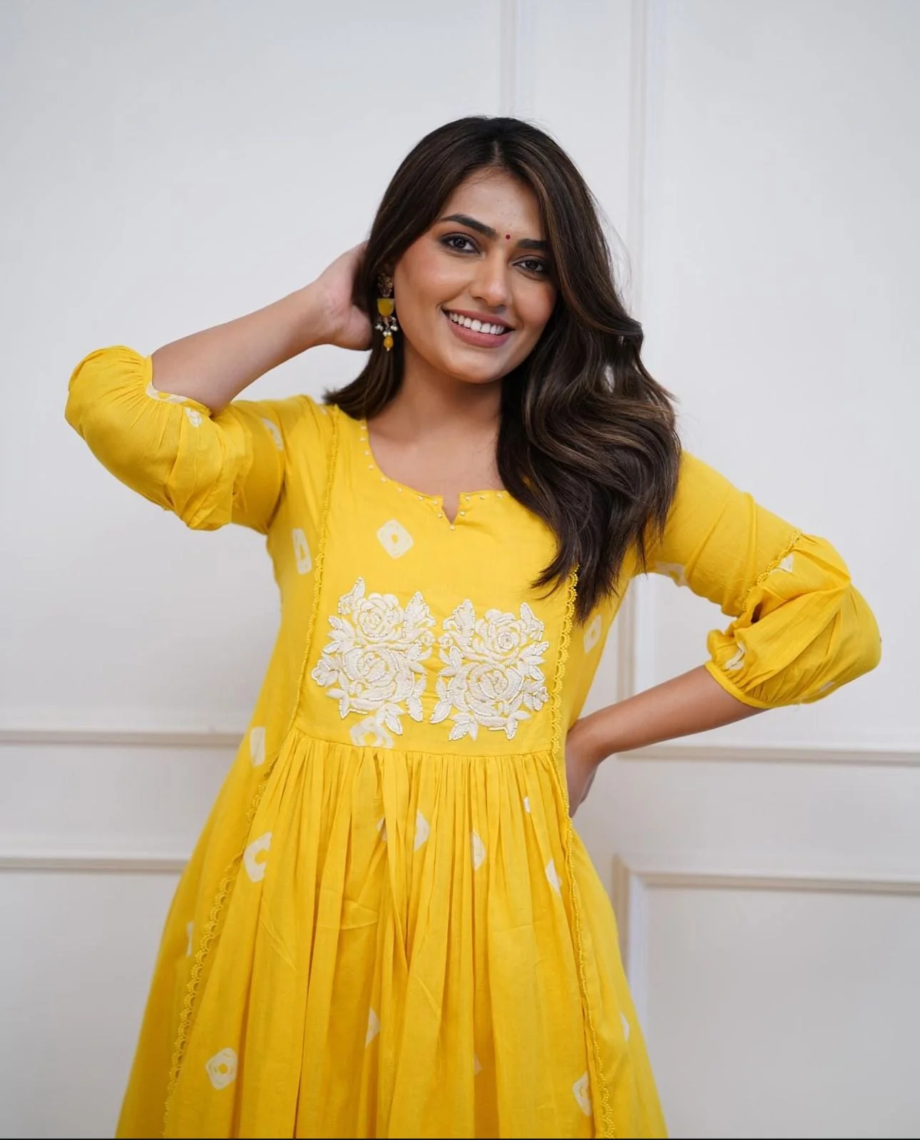 Womens comfortable and look classy pure mul mul cotton pant set with work detailing - Image 4