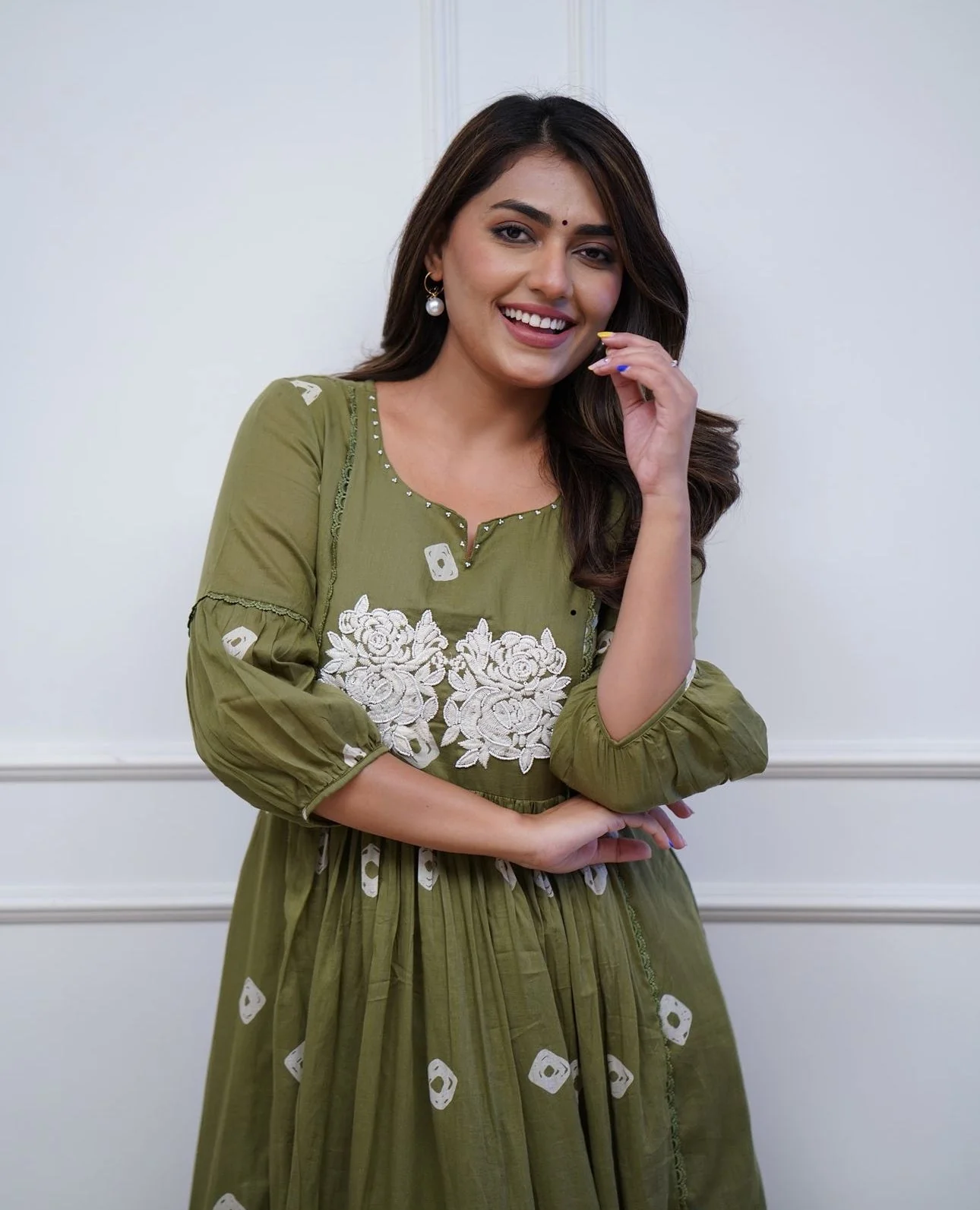 Womens  comfortable and look classy pure mul mul cotton pant set with work detailing Green - Image 3