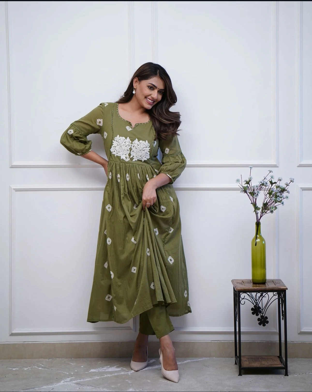 Womens  comfortable and look classy pure mul mul cotton pant set with work detailing Green - Image 5