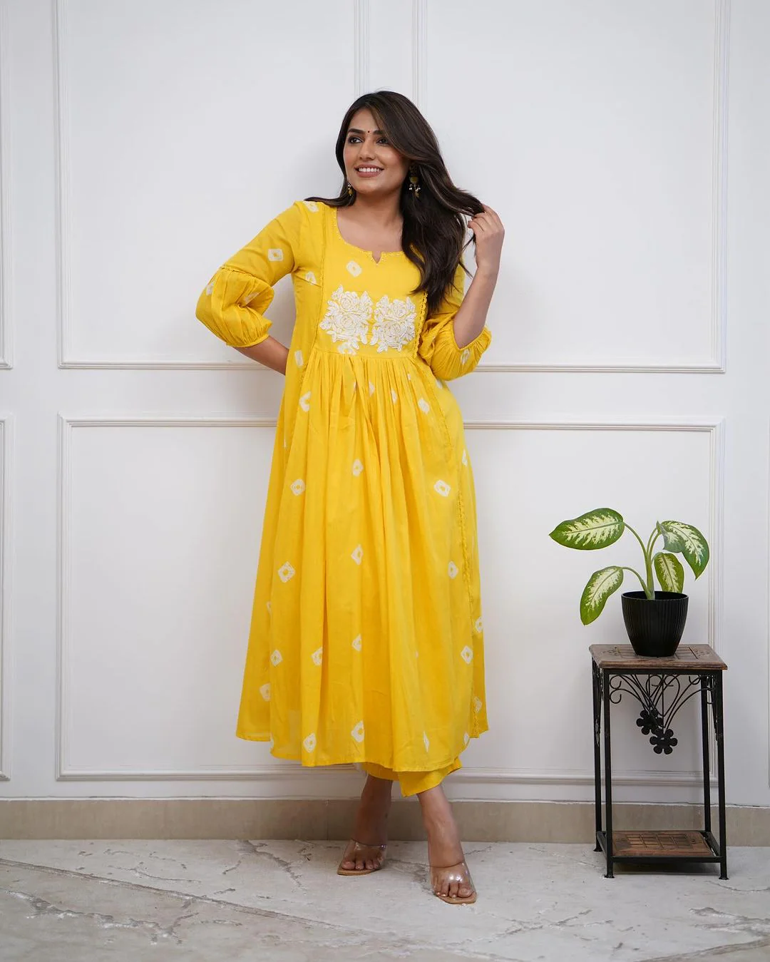 Yellow embroidered kurta set - Image 10
