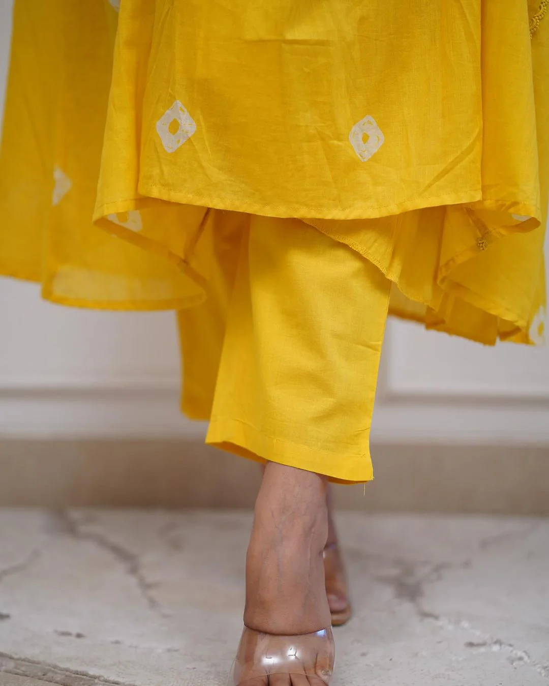 Yellow embroidered kurta set - Image 5