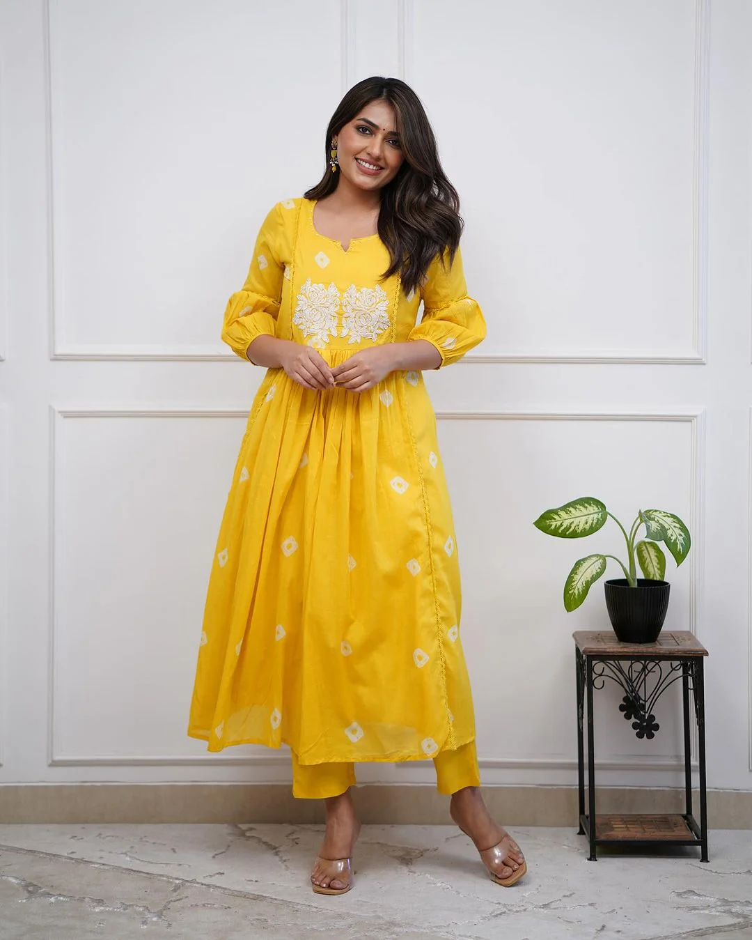Yellow embroidered kurta set - Image 7